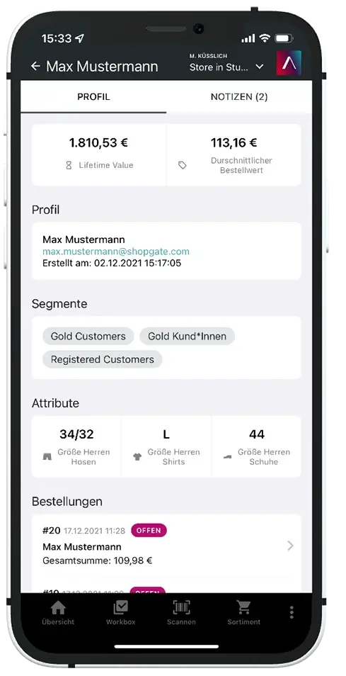 Customer profile with segments and orders